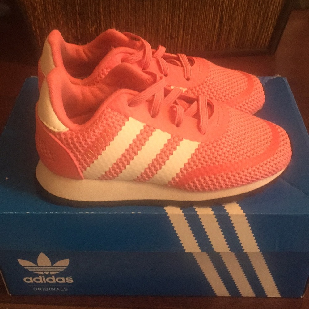 Adidas Size 7K (toddler girl) - Picture 1 of 7
